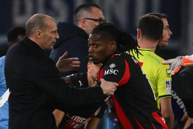 世界杯官方手机客户端-莱昂不满被换下！离场时不断抱怨，还推开阿莱格里